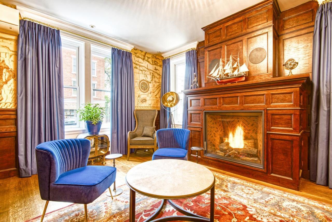 The Hudson Whaler Hotel Bagian luar foto