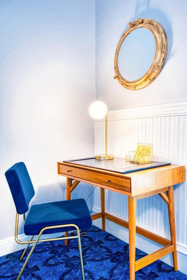 The Hudson Whaler Hotel Bagian luar foto
