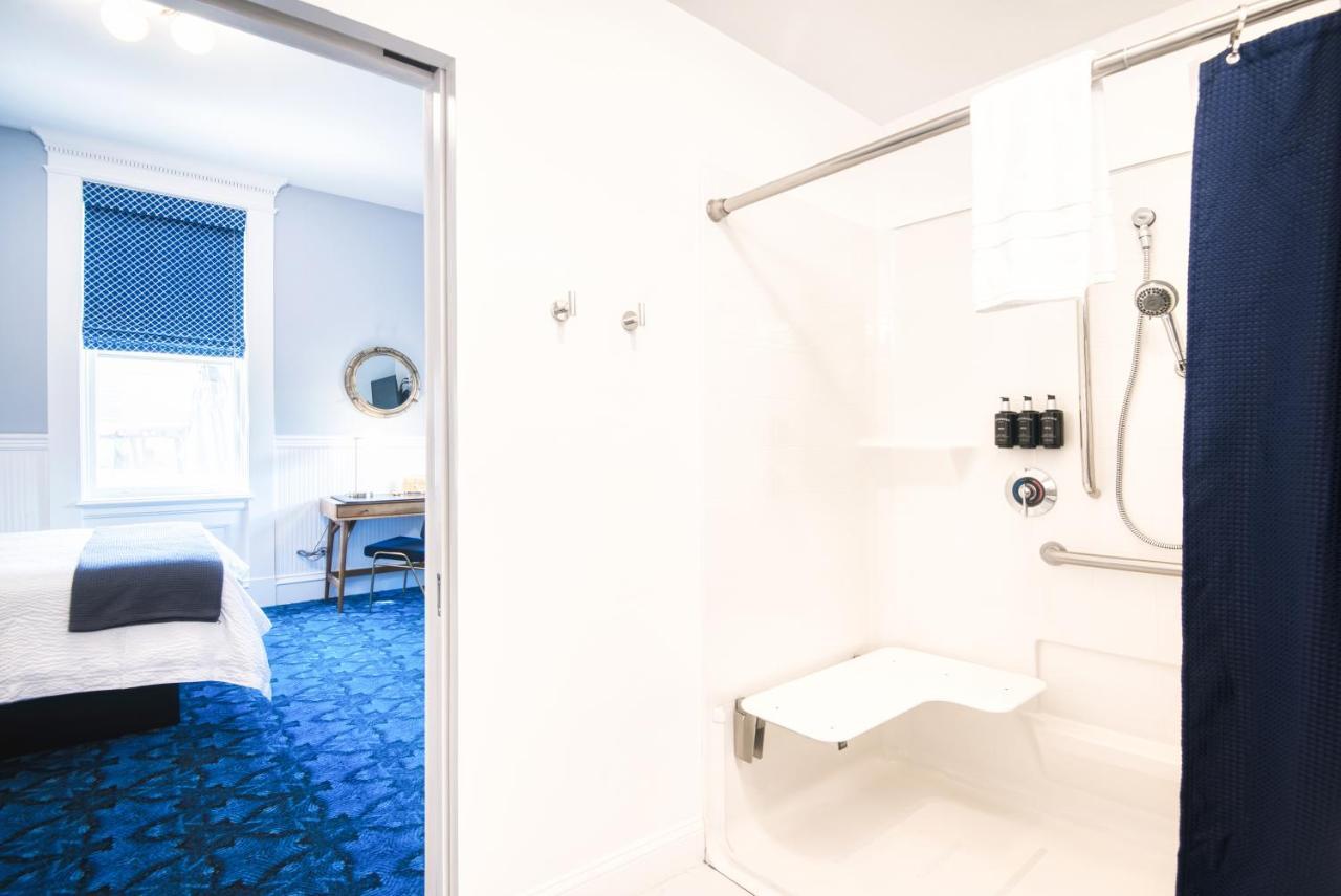 The Hudson Whaler Hotel Bagian luar foto