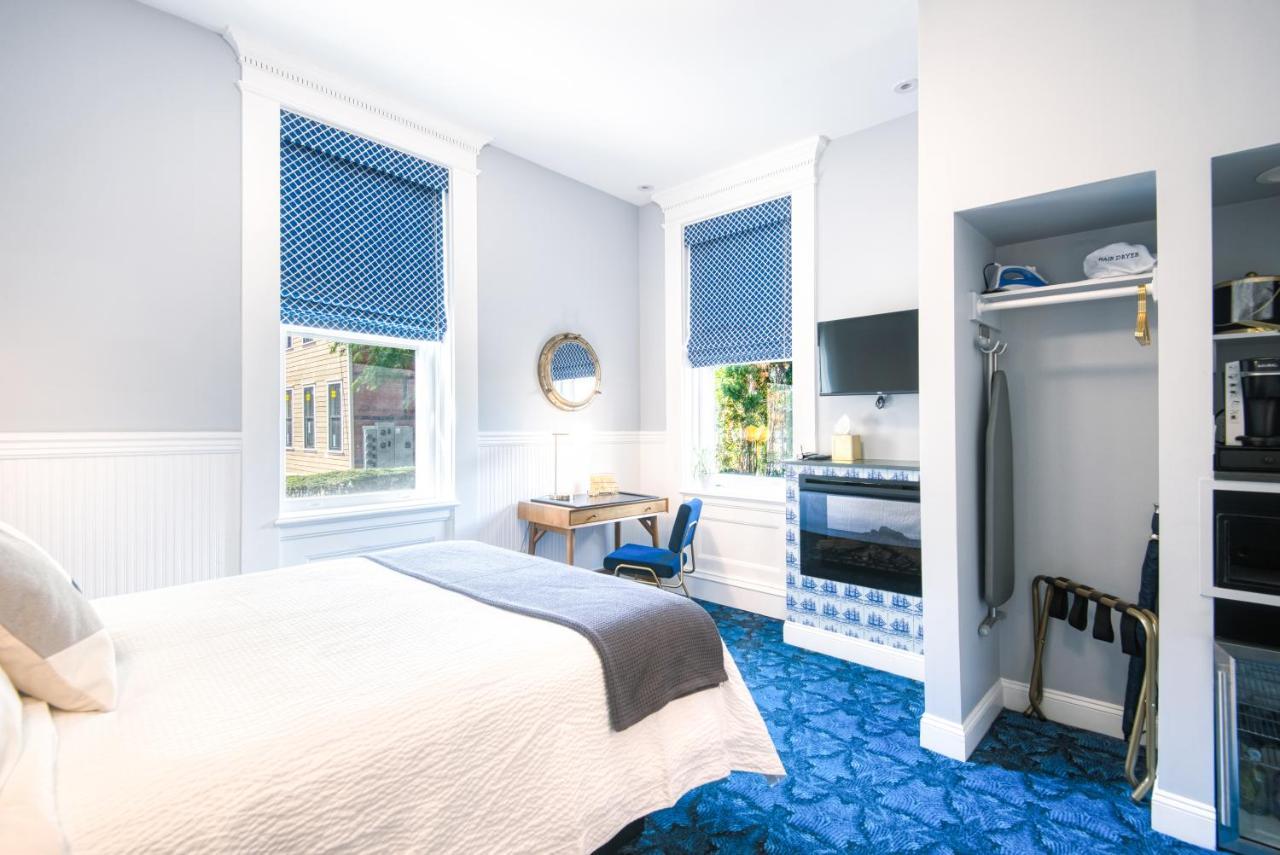 The Hudson Whaler Hotel Bagian luar foto