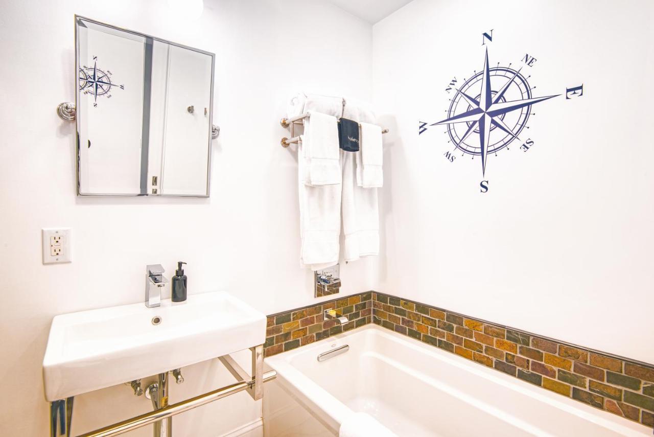 The Hudson Whaler Hotel Bagian luar foto