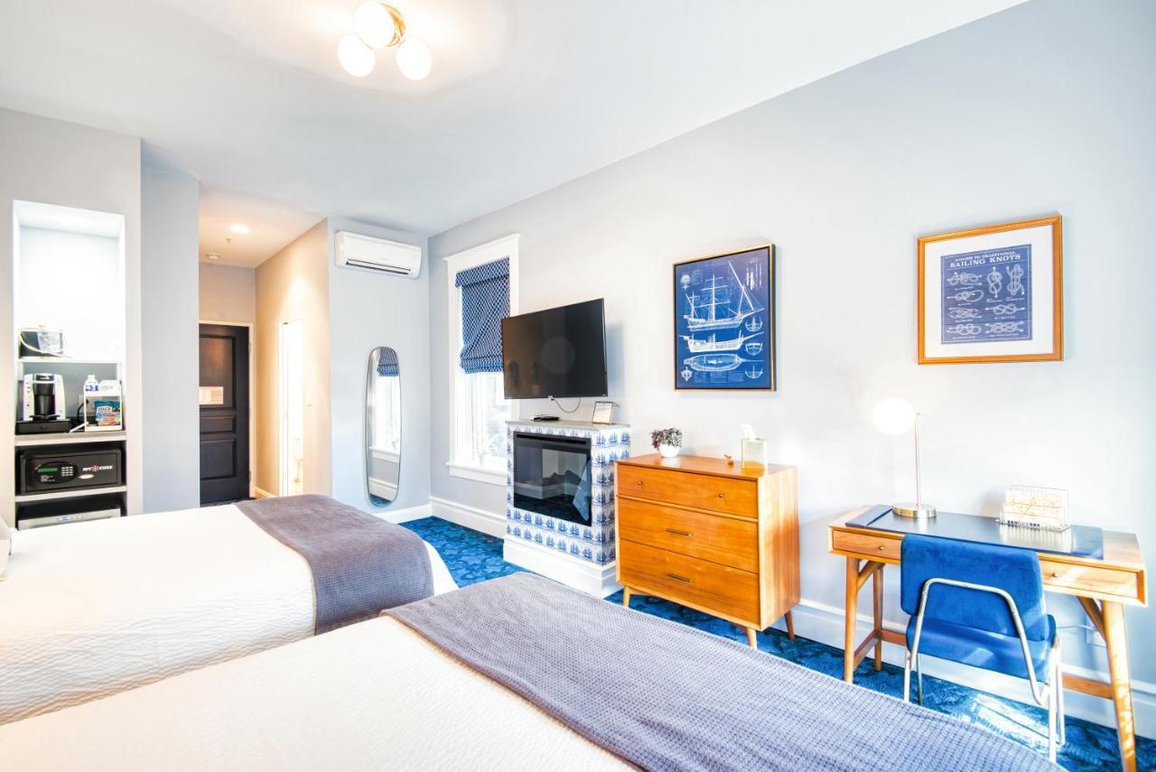 The Hudson Whaler Hotel Bagian luar foto