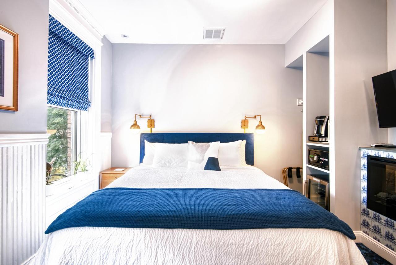 The Hudson Whaler Hotel Bagian luar foto
