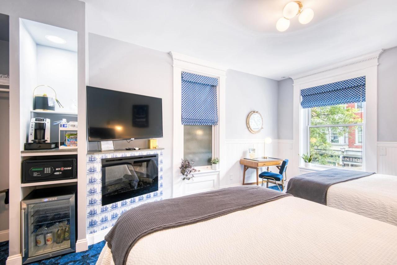 The Hudson Whaler Hotel Bagian luar foto