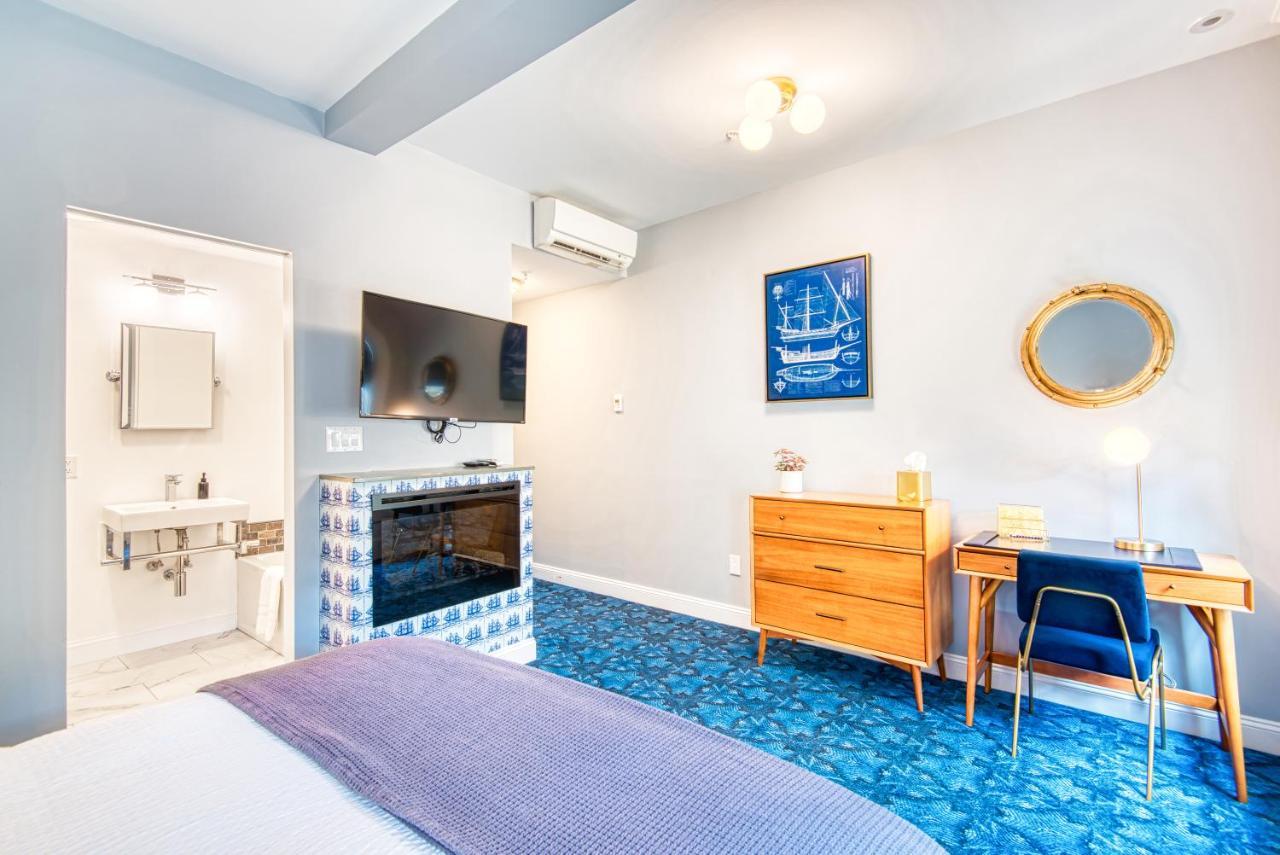 The Hudson Whaler Hotel Bagian luar foto